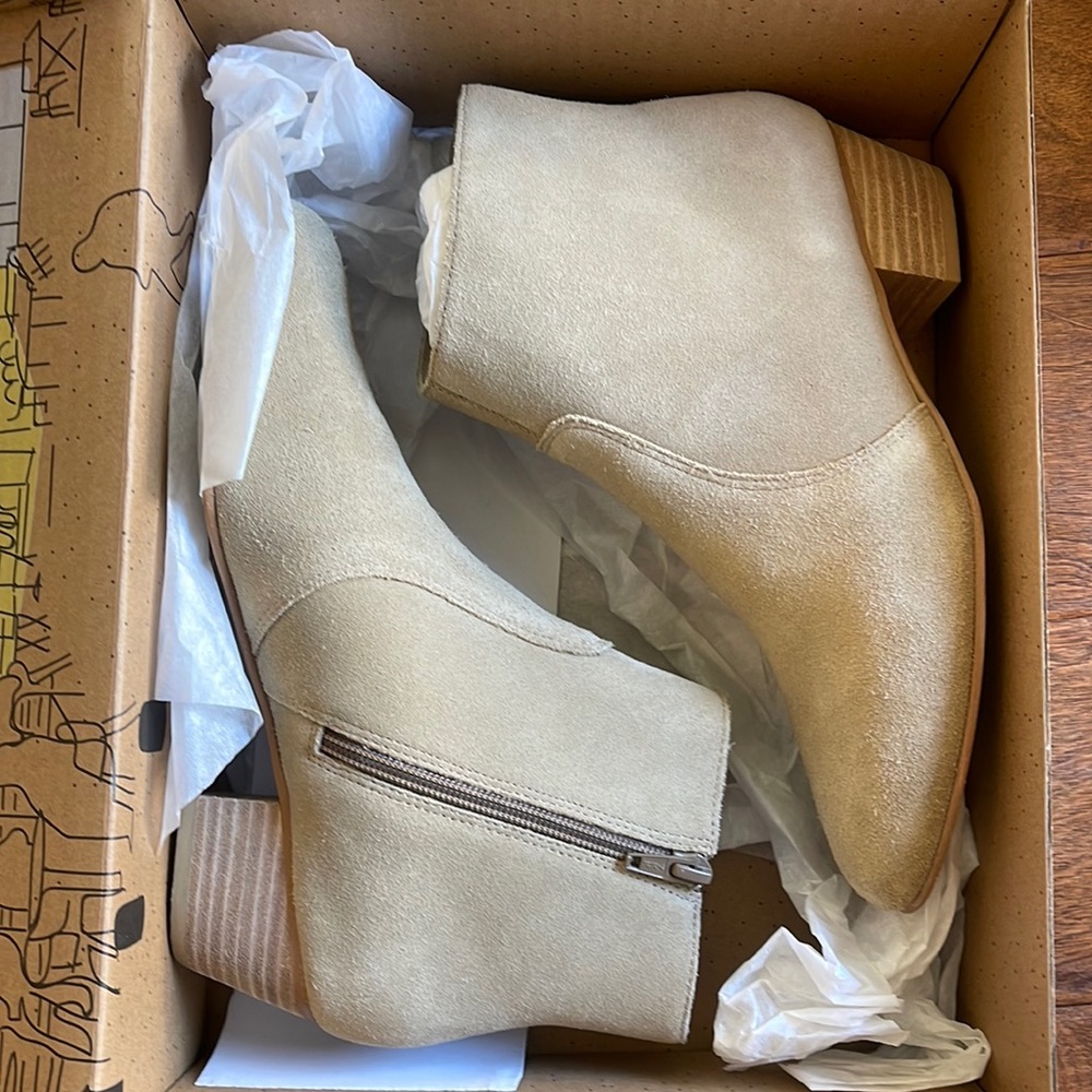 Soludos Lola Bootie in mushroom size 7.5